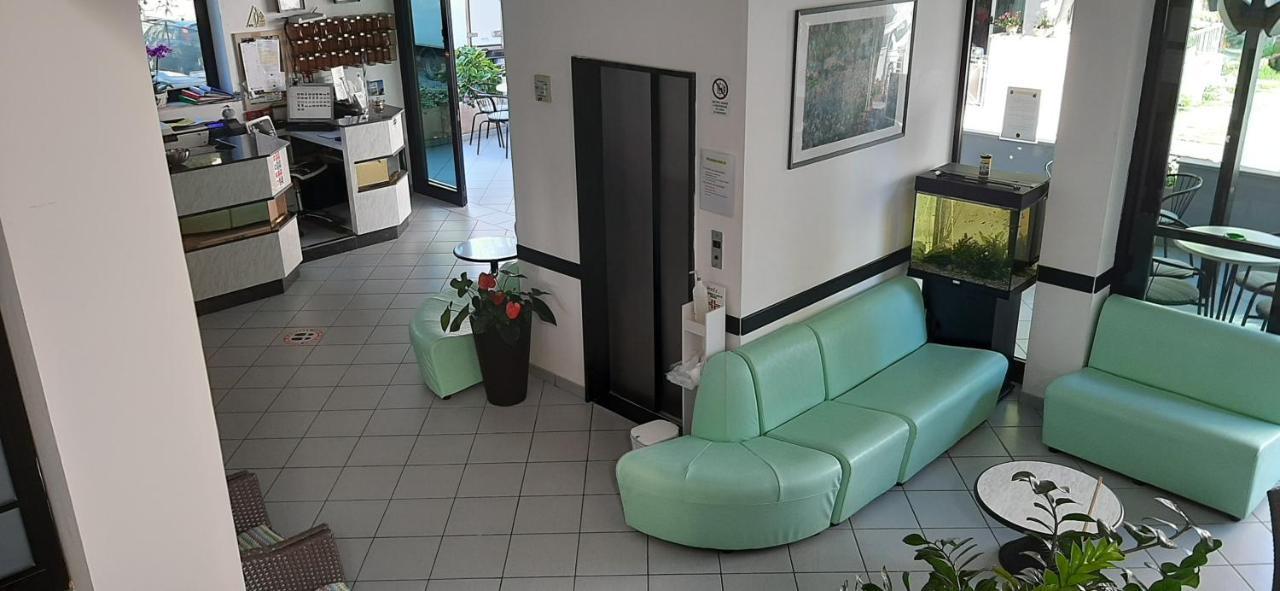 Hotel Penny Rimini Exterior photo