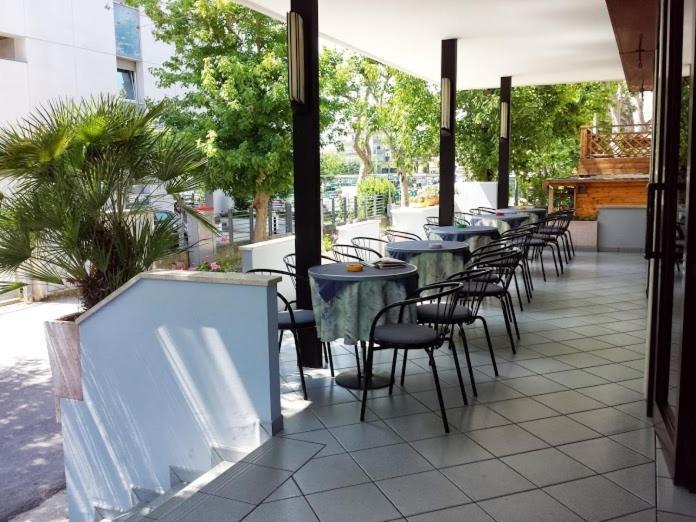 Hotel Penny Rimini Exterior photo